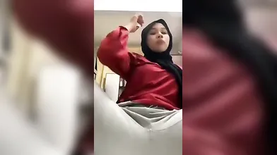 Baby Putie Mahasiswi Hijab Malay Colmek Hyper Dikamar 1