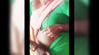 Mallu wife saree stlip boobs