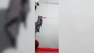 Cute mallu aunty show her boobs