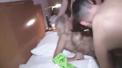 Deutsche Amateur-MILF liebt Fisting und Sperma im Mund