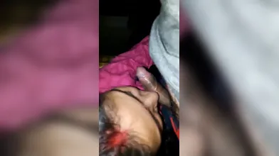 wife gives closeup bj