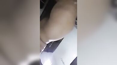 شرموطة مربربة مدام فايزه تستعرض وتلعب بكسها Arabin