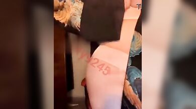 سكس لايف خليجية ترقص بزازها عملاقة وطيزها Arabin