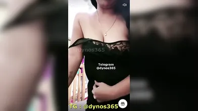 Telugu Aunty Sujatha Boobs Show.