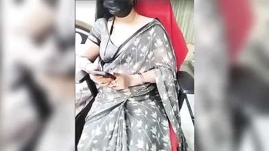 Sravyasexyy Showing Nipple -stripchat