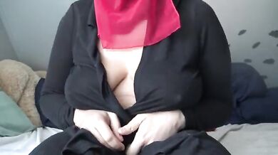 سكس اردنية بزازها كبيرة تمص زب صناعي انا ممحونة كتير Arabin Lobnan Bitch