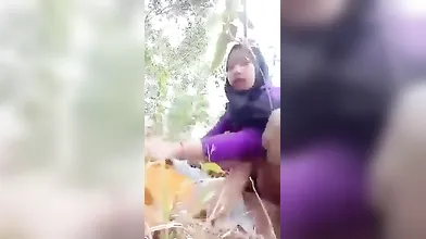 Lagi Ngentot Di Semak Semak