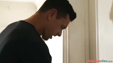 Teen stepdaughter accidently soaked her stepdad with squirt