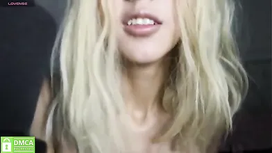 sexy amateur hot blonde teen show webcam