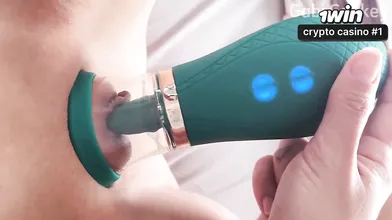 A melhor experiência orgásmica utilizando um sugador de clitóris intenso.