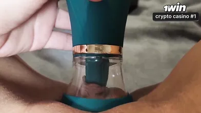 A melhor experiência orgásmica utilizando um sugador de clitóris intenso.