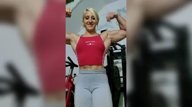 Chubby blonde brianna solo masturbation