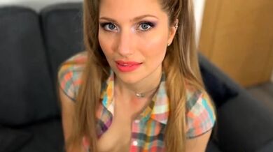 DownBlouse Jerk - stephanie carter too hot