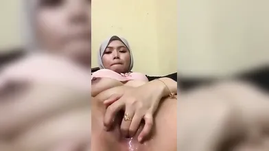 Jilbab suka ngocok