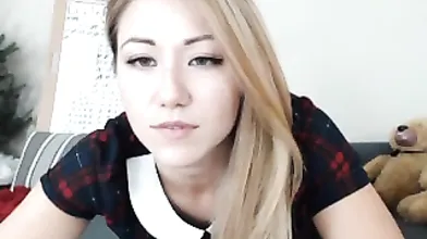 amateur amali2015 flashing ass on live webcam