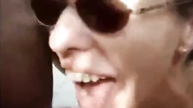 cap d'agde, rijpe vrouw pijpt diverse vreemden