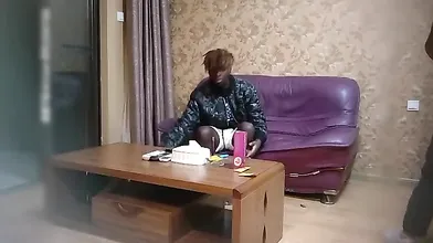 非洲小伙過內召技