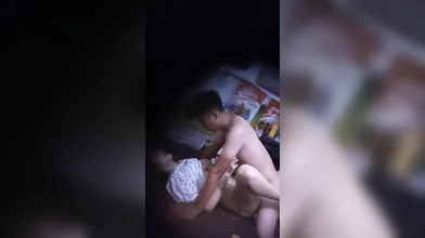 【城中村嫖娼】，32岁小少妇，卖淫小房间里暗藏摄像头，几个客人轮番操不停，都喜欢这一款，刺激7