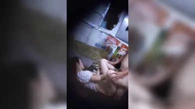 【城中村嫖娼】，32岁小少妇，卖淫小房间里暗藏摄像头，几个客人轮番操不停，都喜欢这一款，刺激7