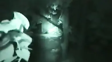 Amateur gives outdoor blowjob