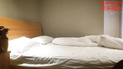 大叔酒店约炮身材不错的美少妇吃鲍鱼啪啪 3