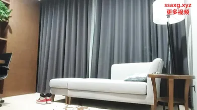 小李探花酒店约炮出来兼职的美少妇❤️换上情趣黑丝可惜小伙的鸡巴不给力没一会就软了断断续续的干了几次 (2)