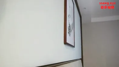 小李探花酒店约炮出来兼职的美少妇❤️换上情趣黑丝可惜小伙的鸡巴不给力没一会就软了断断续续的干了几次 (2)