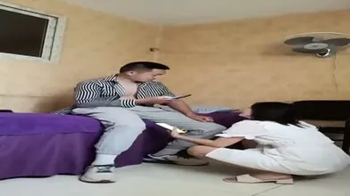 外卖小哥出门扶贫：遇到超绝的服务，遇到小姐喜欢我，直接口着我鸡舔，骚起来不是人