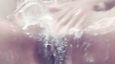Tamil girlfriend fingering in bathroom