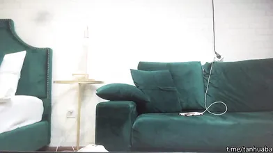 韵味十足骚女，透视装红色内衣，超级视角插嘴，扛起腿怼着骚穴爆插，