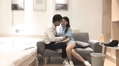 极品学妹兼职 腼腆羞涩