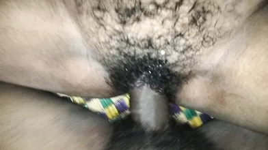 Tamil desi wife pundai fucked by husband while no one is home.