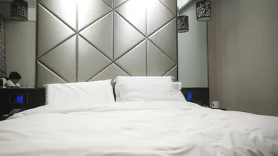 AI 曾強-利哥探花之無套三通小妹妹，一千八是真不貴