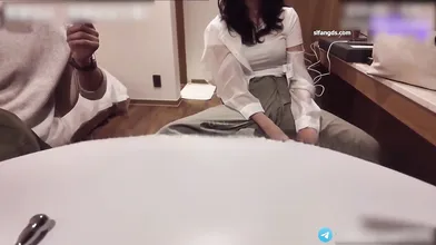 韓國情侶帶馬子來飯店3P