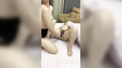 真實母女秀,眼鏡學霸女被風臊豐滿老媽拉下海,壹個乖乖的,壹個熟透了