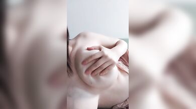 巨乳九頭身【蜜桃老師】第三彈 蜜桃老師最近又直播了 這大奶太極品了超絕品大奶竟是白虎逼