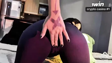 Amberzinha ficou muito grata ao ganhar um brinquedo de pelúcia - melhor XXX!