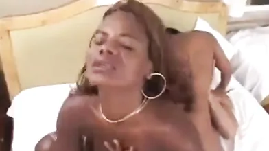 Morenas Greludas Trio