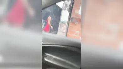 Rabuda Metendo De Vestido