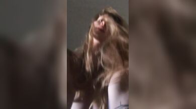 Novinha Cavalgando E Gemendo