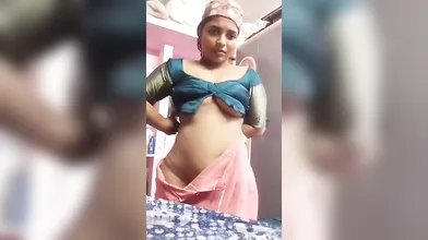 Gouthami reddy manthena wearing blouse and showing milky boobs in bedroom video