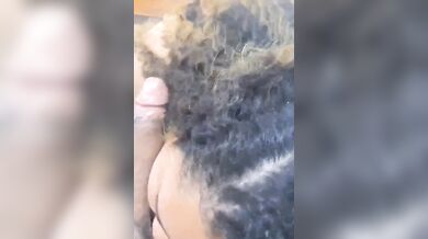 Safada Transando No Banheiro
