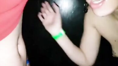 Carioca Levando Várias Gozadas No Gloryhole