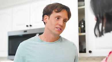 My New Hot Neighbor - S49:E18