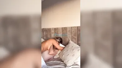 Daniela Ruiz Hace Un Trío Con El Marido