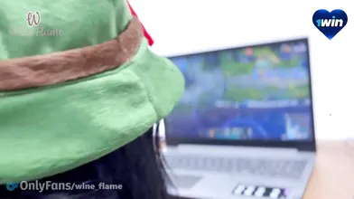 She wished to learn to play League Of Legends and trained me to plumb her ass -