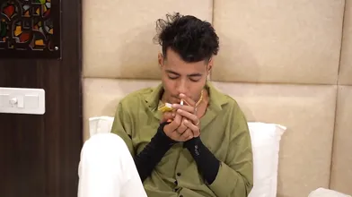 Indian Guy Booked A Sexy Slut For Full Night Fucking