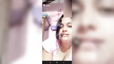 priyad858f4 tease with her big tits and pussy