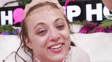 GIA DERZA Anal Pile-Driving & Gaping