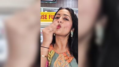 Mallu cum on face